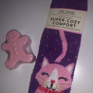 Bath bomb and cozy socks